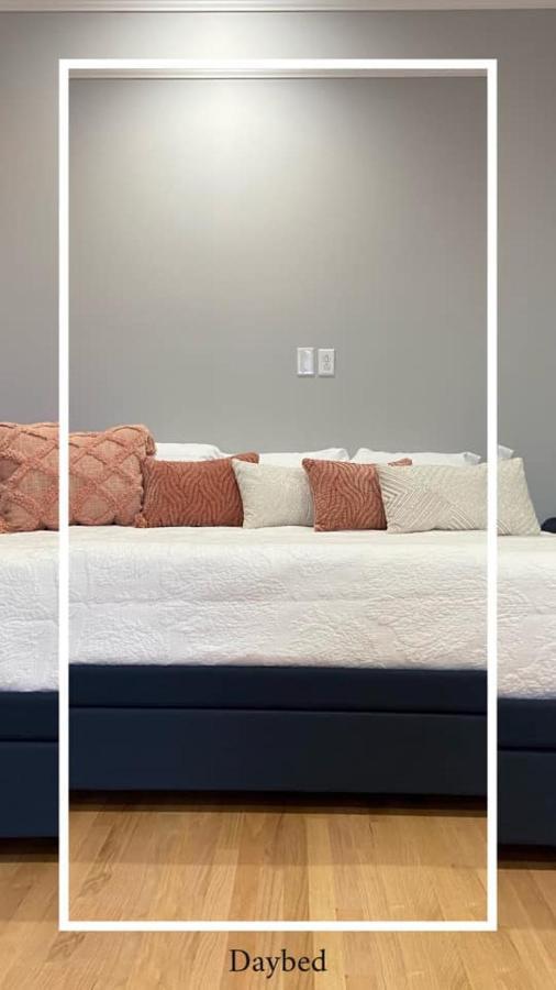 Brickhouse Loft - A Boutique Hotel Martinsville Bagian luar foto
